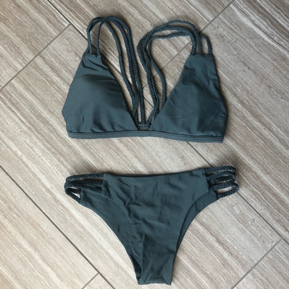 Strapy bikini
